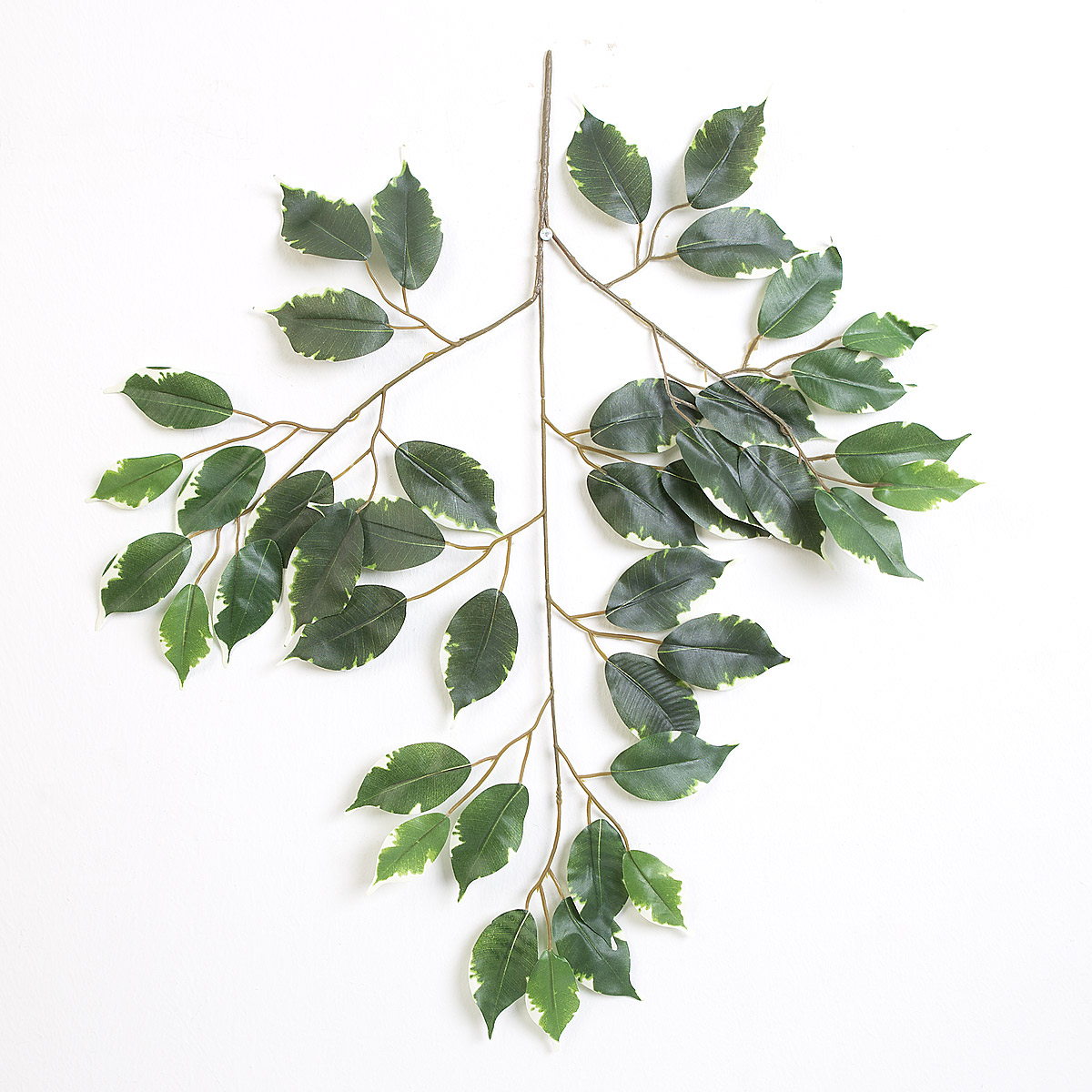 벤자민 잎 가지 그린크림, 인조나무 제작 조화재료 걸어놓은사진