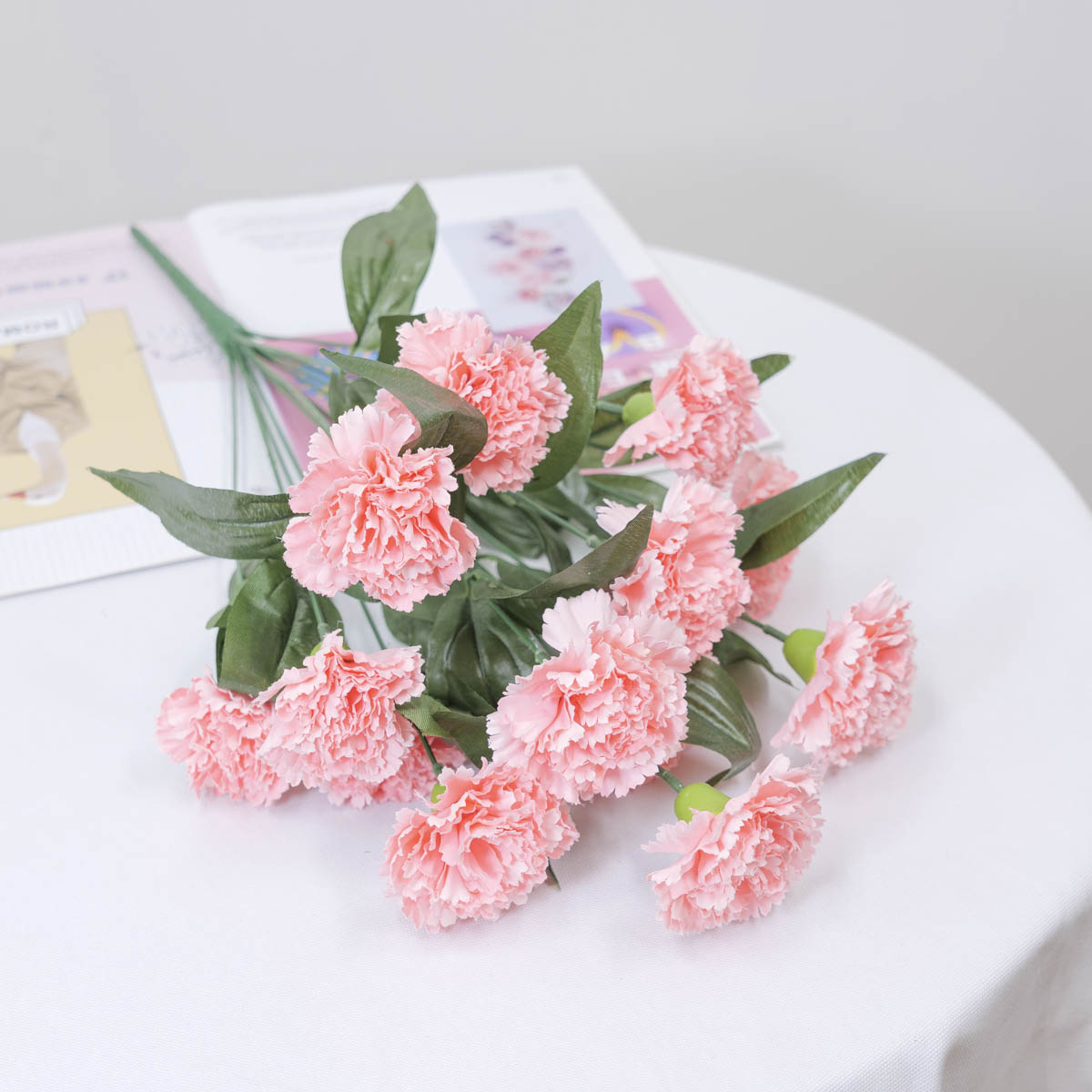 실크플라워 다이안 카네이션 조화꽃 부쉬 라이트핑크 내려놓은사진
