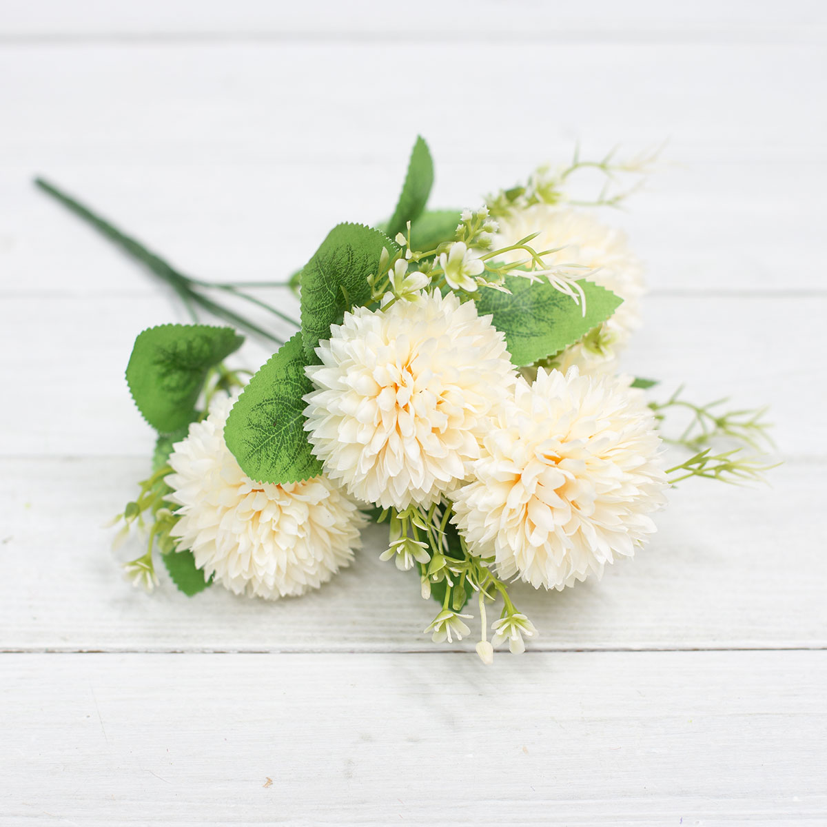 실크플라워 폼폼 소국 꽃 다섯송이 부쉬 크림 테이블에놓은사진