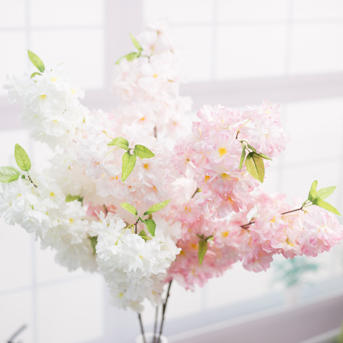 실크플라워 겹벚꽃 블룸 봄 벚꽃조화 가지 105cm 색상별 1개씩 꽂은 사진