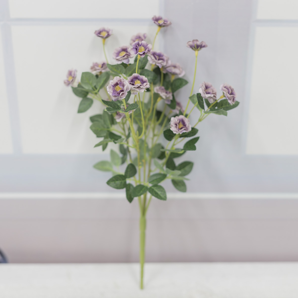 가든로즈 찔레장미 꽃 실크플라워 부쉬 라벤다 세워놓은사진
