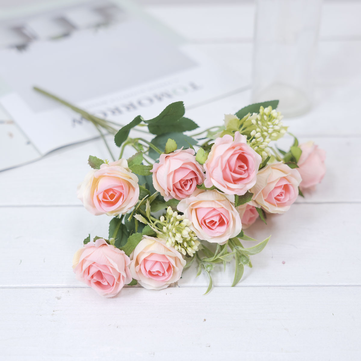 실크플라워 엘레강스 미니 로즈 조화꽃 테이블에놓은사진