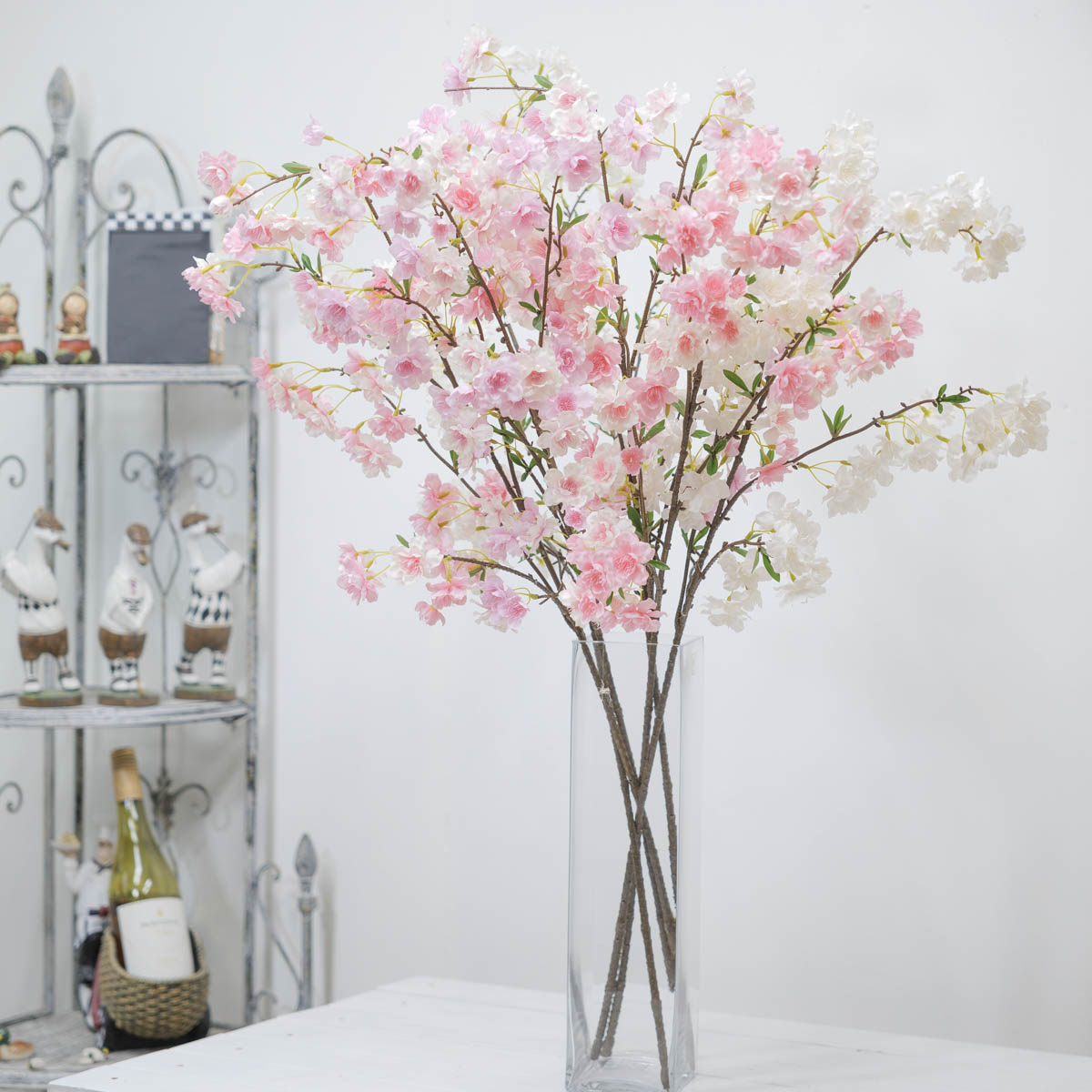실크플라워 리얼 벚꽃 브렌치 100cm 화병에 색상별 2개씩 꽂아놓은 사진