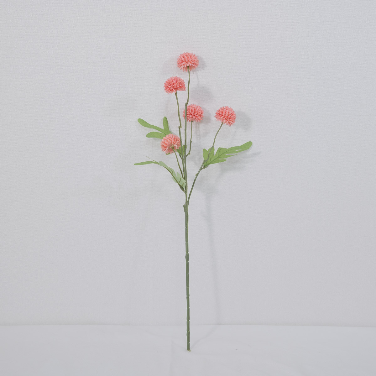 실크플라워 미니 폼폼꽃 알리움 조화 꽃 가지 52cm 진핑크 세워 놓은 사진