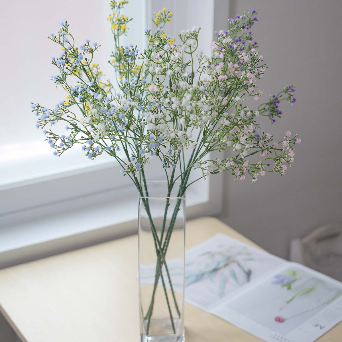 실크플라워 프레쉬 안개꽃조화 가지 60cm 색상별 1줄기 총 5줄기 화병에 담은 사진